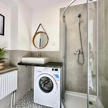 Chrobrego & Parking Free